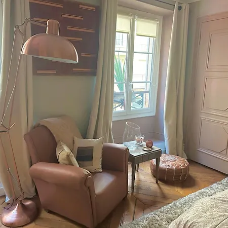 Miro Mirage Apartment